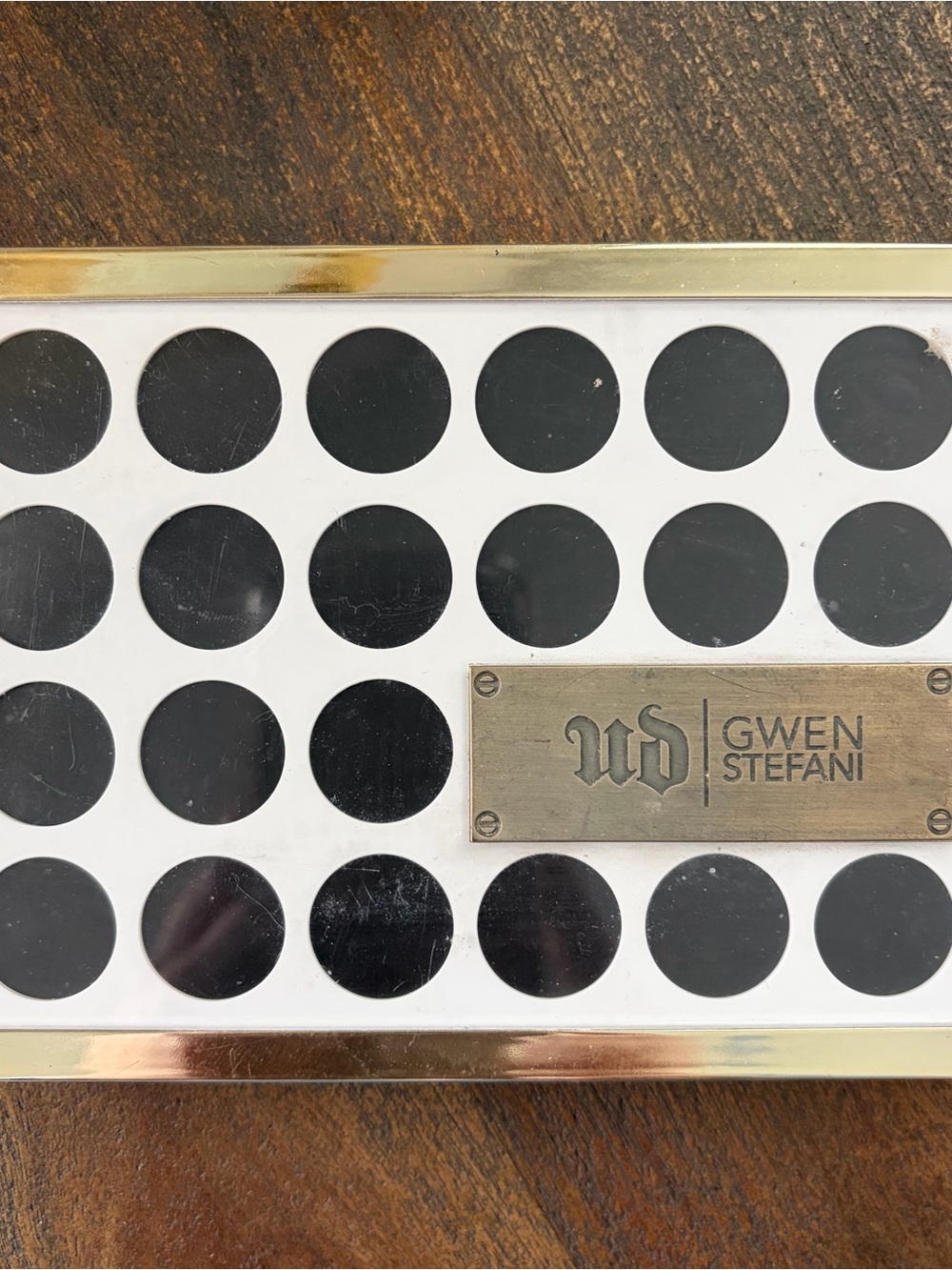 Urban Decay x Gwen Stefani Polka Dot Eye Palette - Black & White with Gold Plate